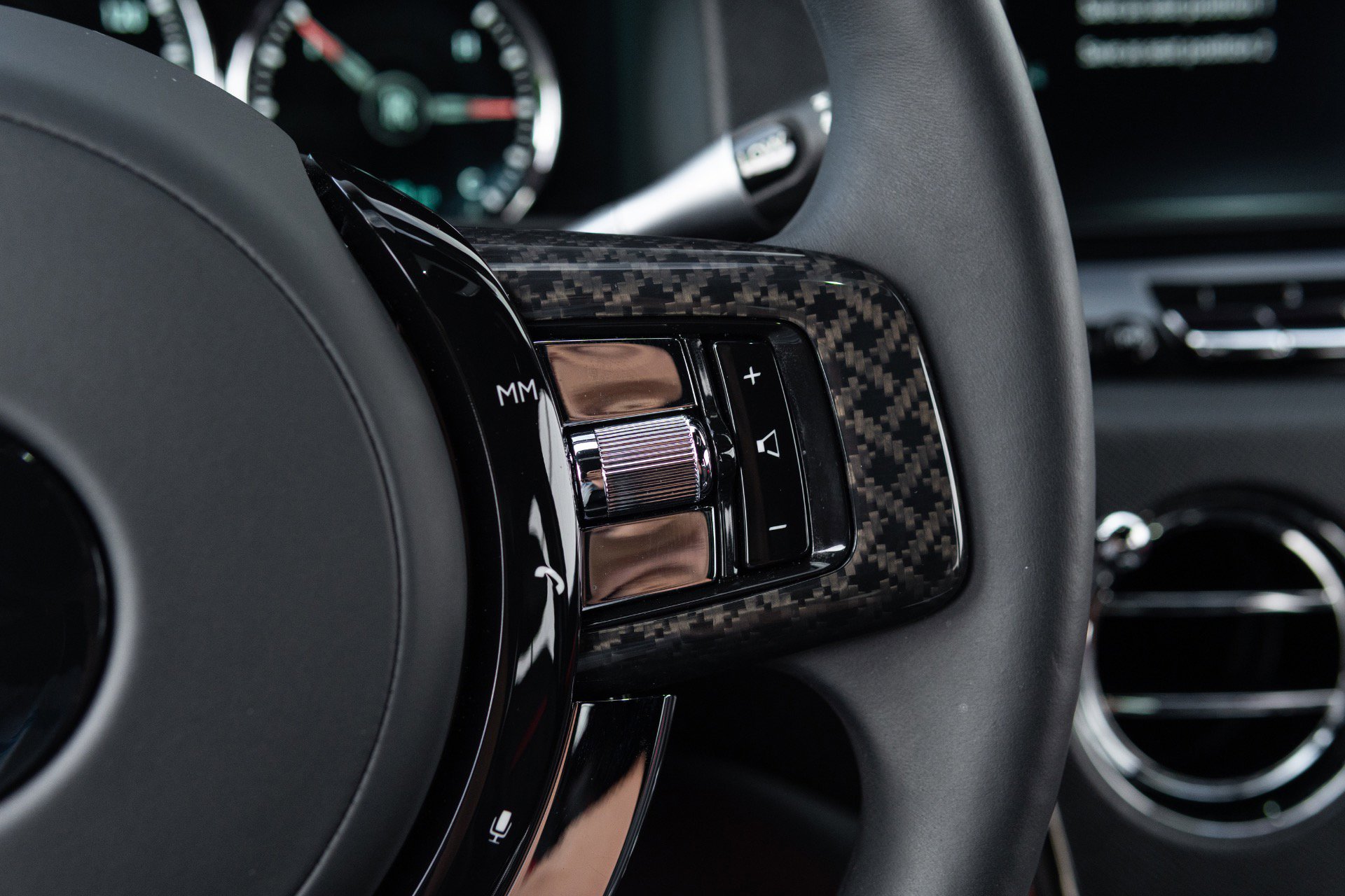 Used 2022 Rolls-Royce Cullinan Black Badge w/ Dark Exterior Package AWD/4WD image 37