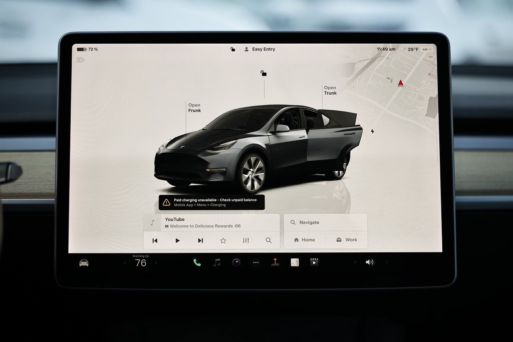 Used 2022 Tesla Model Y Long Range image 27