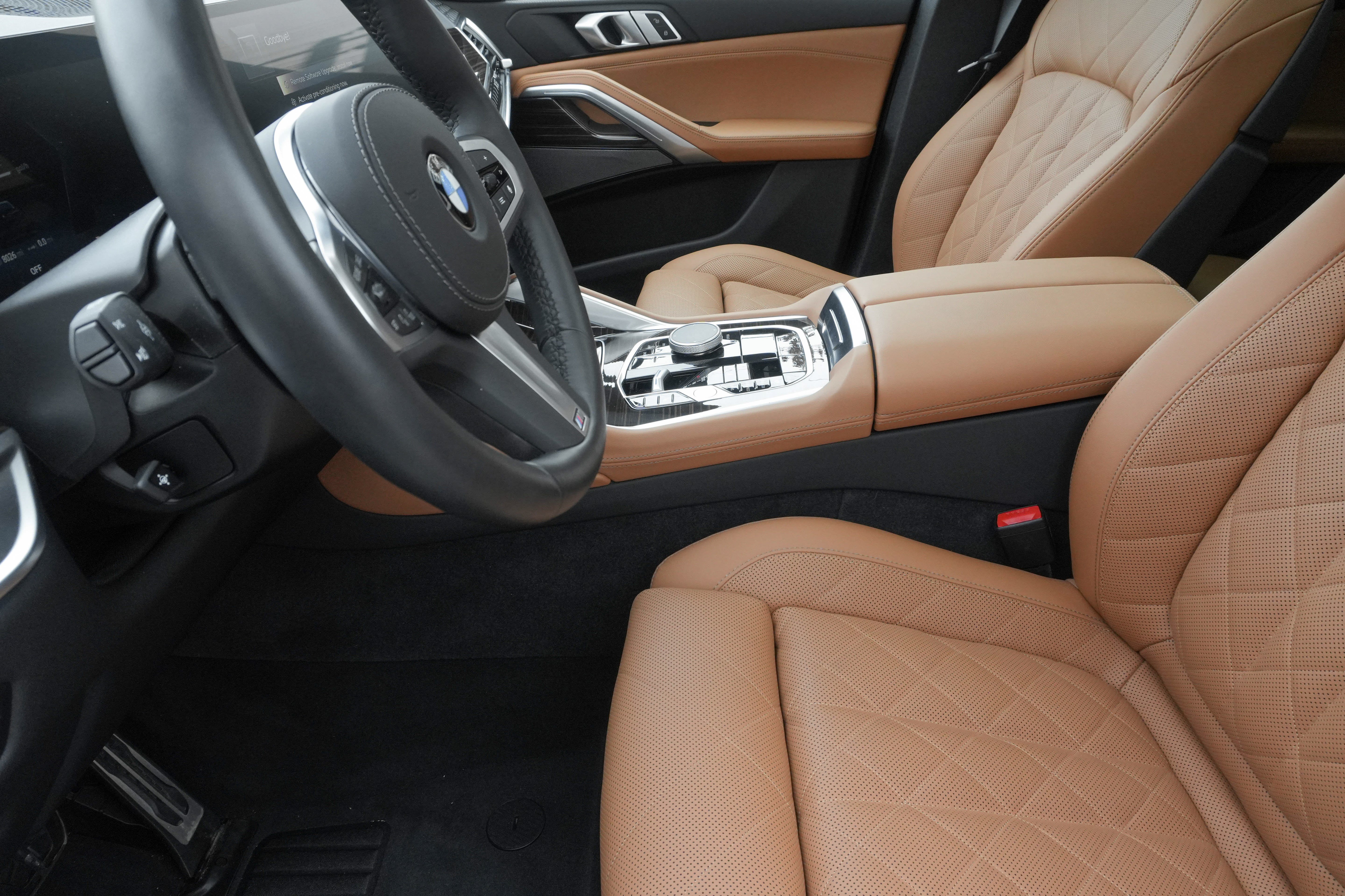Certified 2026 BMW X6 xDrive40i AWD/4WD image 12