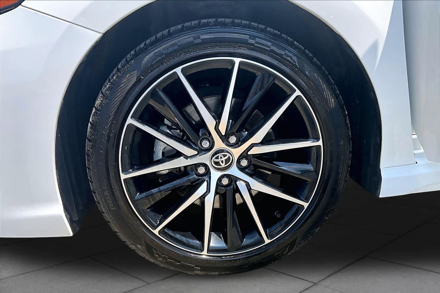 Used 2024 Toyota Camry SE FWD image 11
