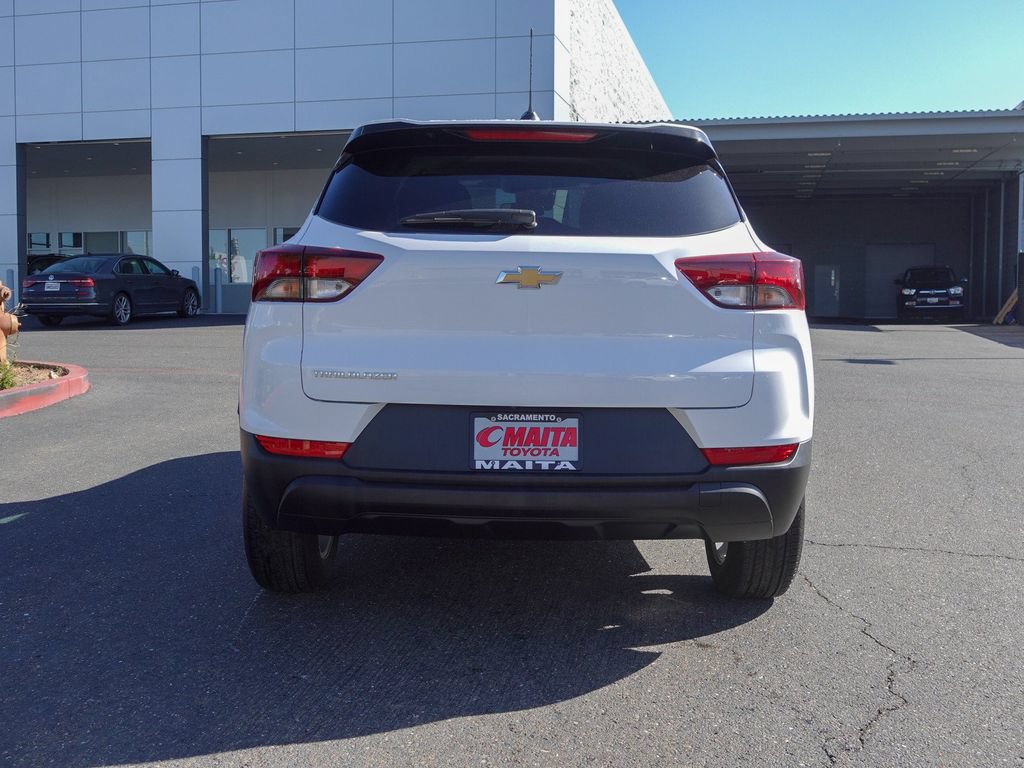 Used 2025 Chevrolet TrailBlazer LS w/ LS Convenience Package FWD image 4