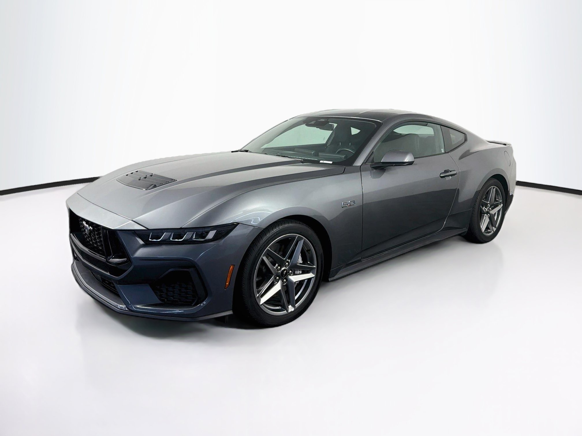 Used 2025 Ford Mustang GT RWD image 3