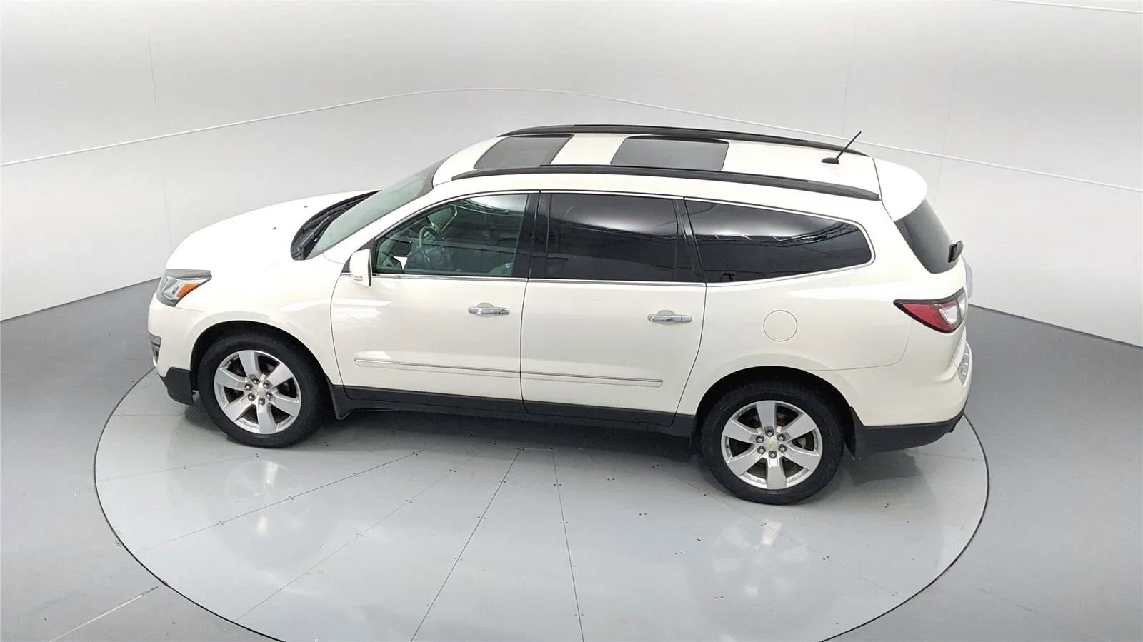 Used 2014 Chevrolet Traverse LTZ AWD/4WD image 39
