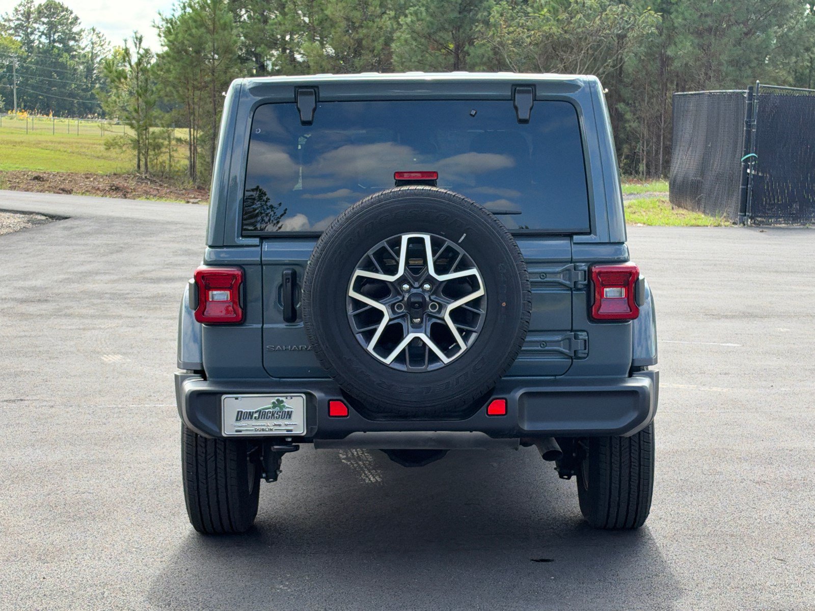 Used 2026 Jeep Wrangler Unlimited Sahara AWD/4WD image 6
