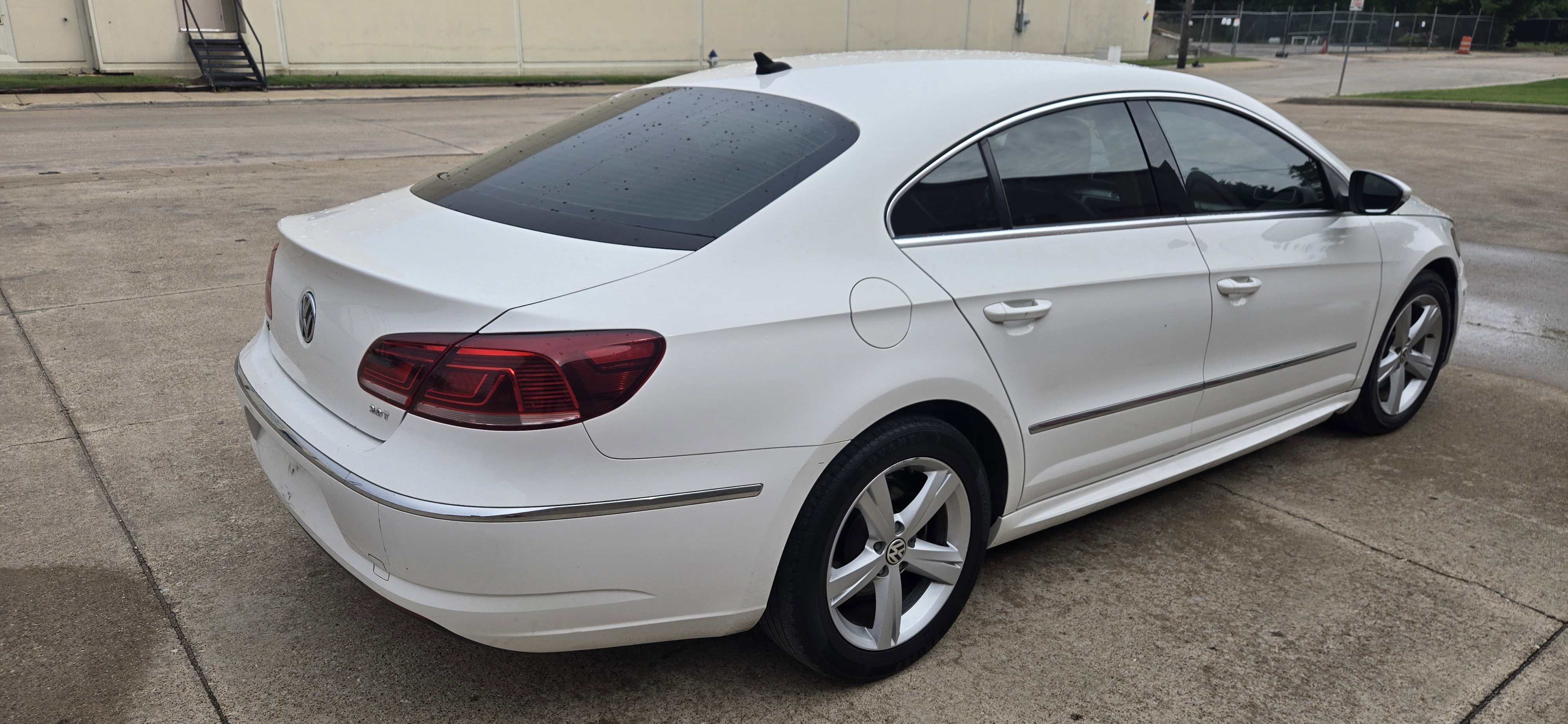 Used 2014 Volkswagen CC R-Line FWD image 9