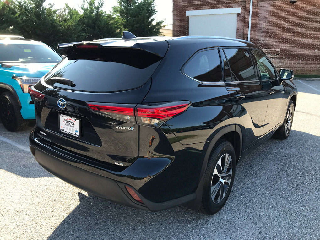 Certified 2020 Toyota Highlander XLE AWD/4WD image 8