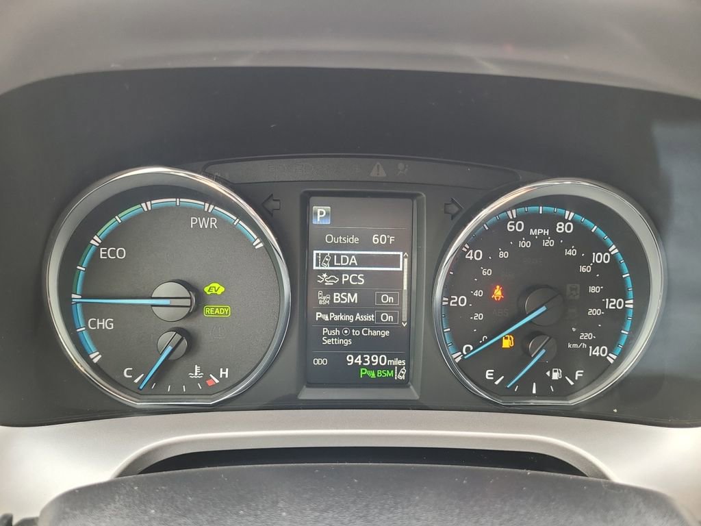 Used 2017 Toyota RAV4 Limited w/ Advanced Technology Package AWD/4WD image 21