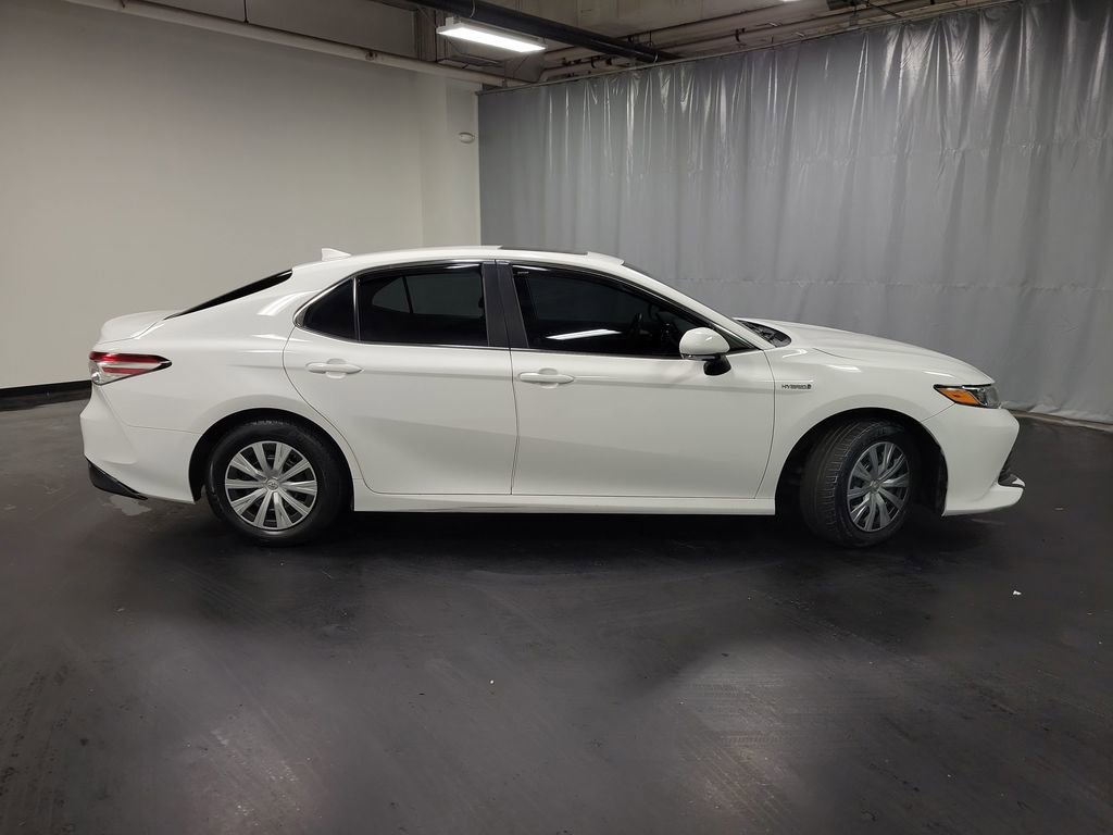 Used 2020 Toyota Camry LE w/ Sunroof Package image 9