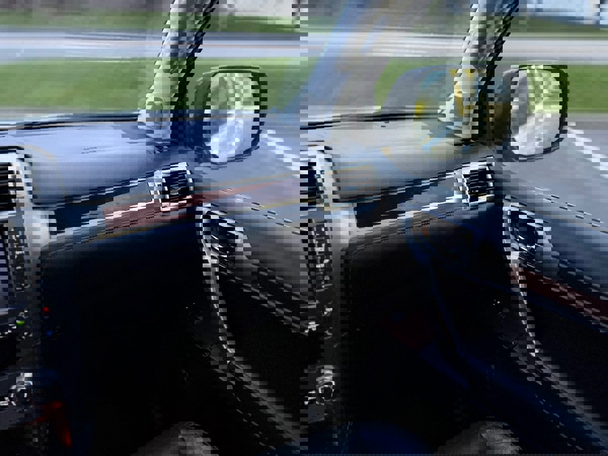 Used 2018 Lexus GX 460 Premium w/ Premium Package AWD/4WD image 18