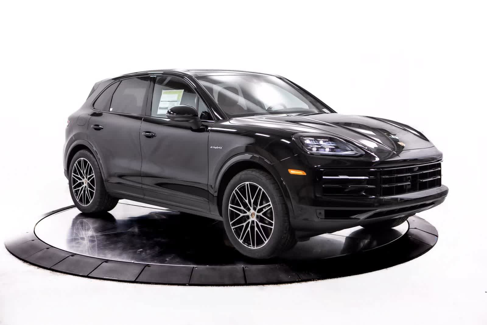 Certified 2025 Porsche Cayenne E-Hybrid AWD/4WD image 9