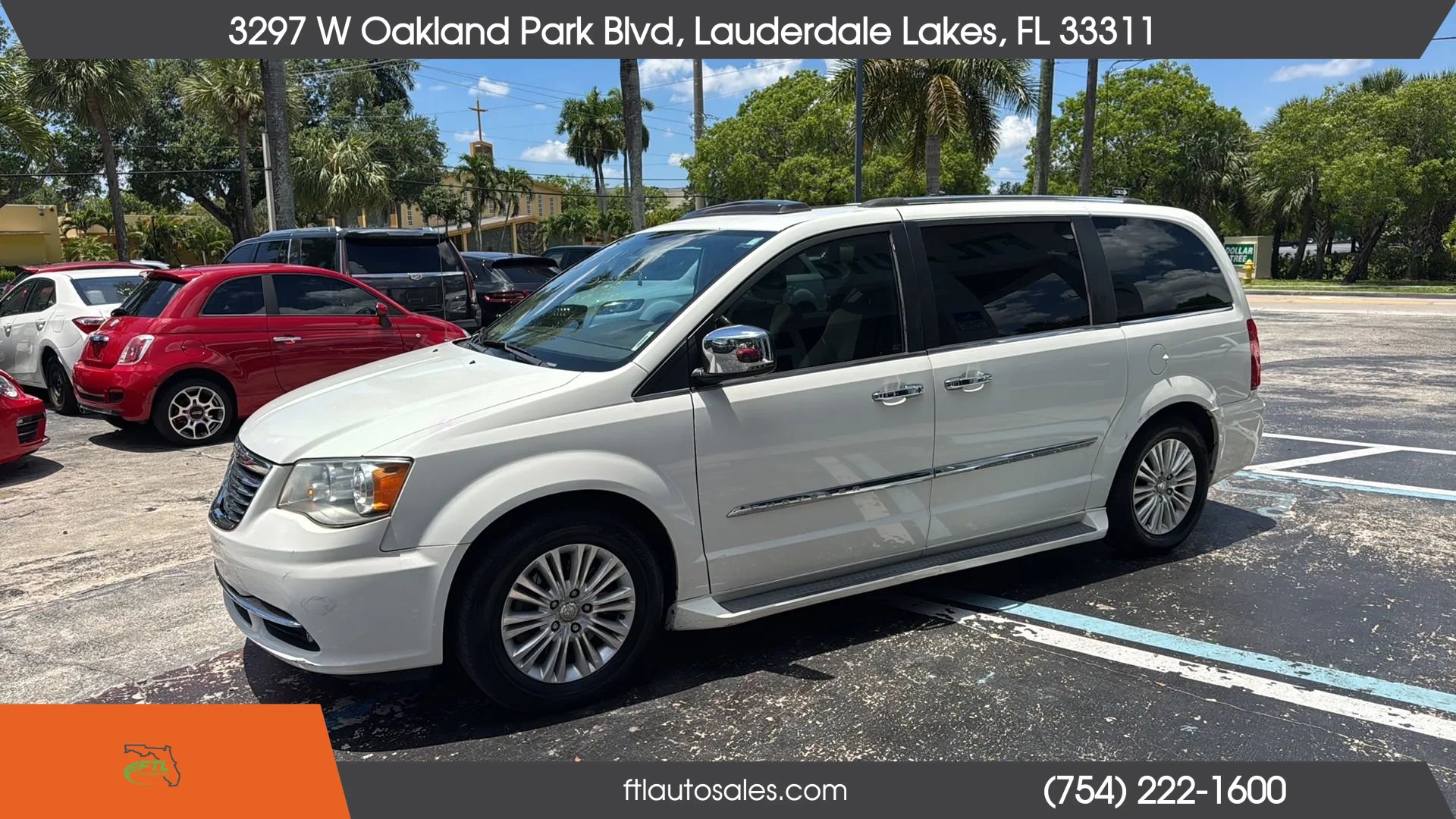 Used 2012 Chrysler Town & Country Limited w/ Luxury Group FWD image 7