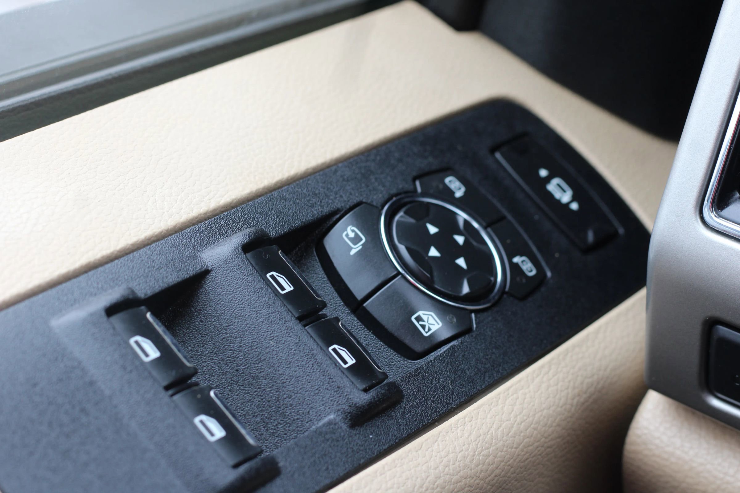 Used 2019 Ford F250 Lariat w/ Lariat Value Package image 21