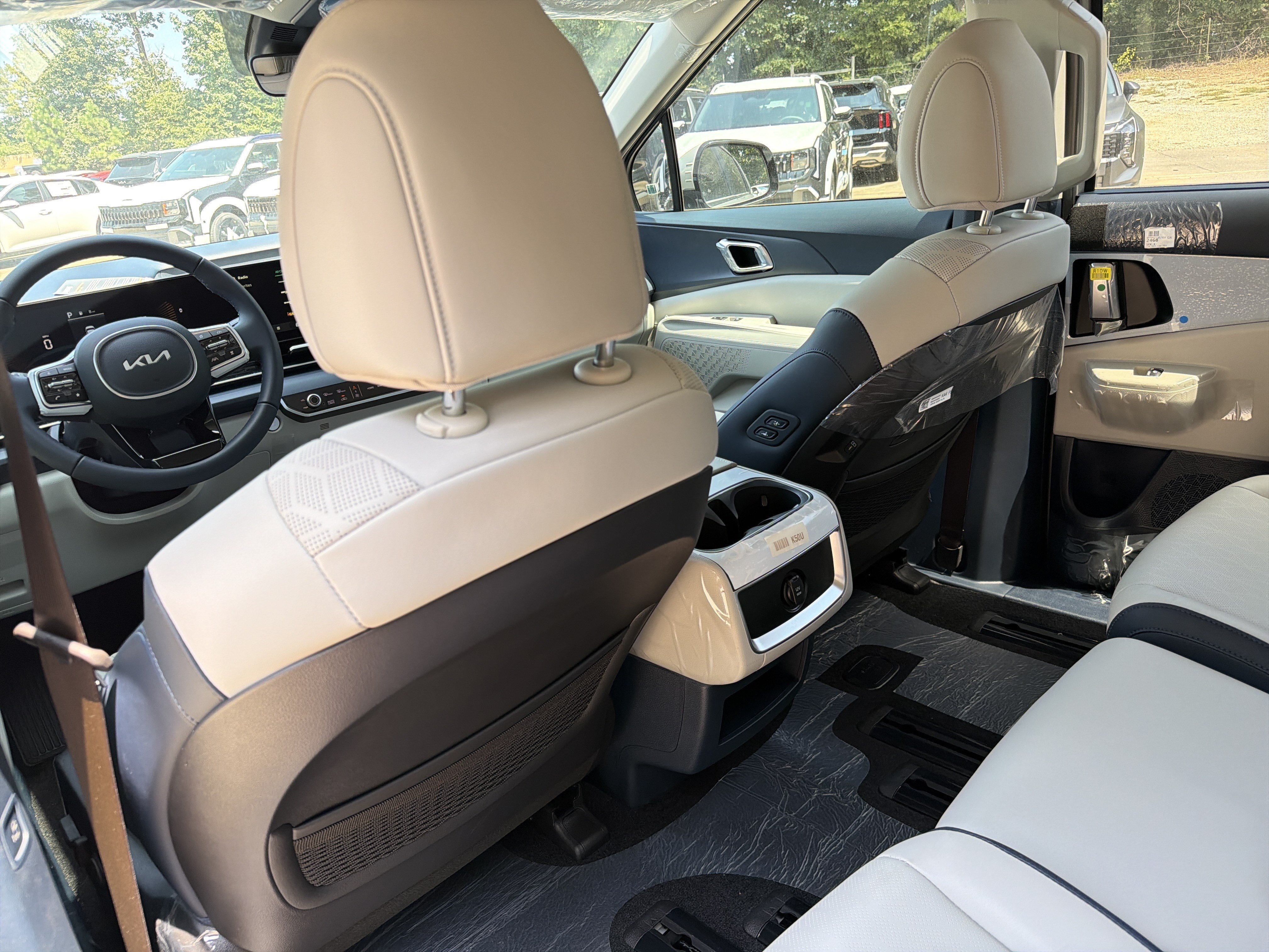 New 2026 Kia Carnival EX FWD image 20