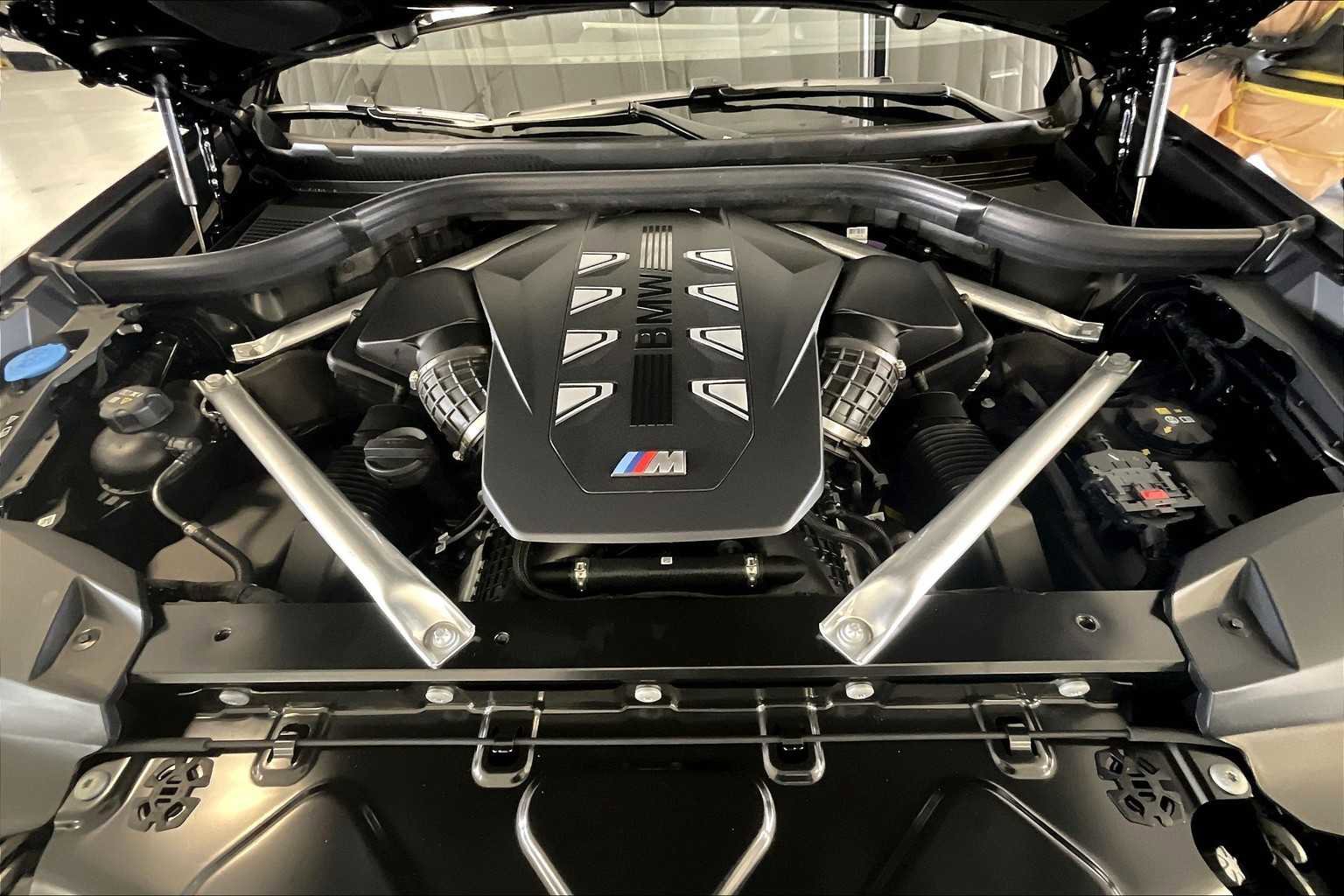 New 2026 BMW X7 M60i image 16
