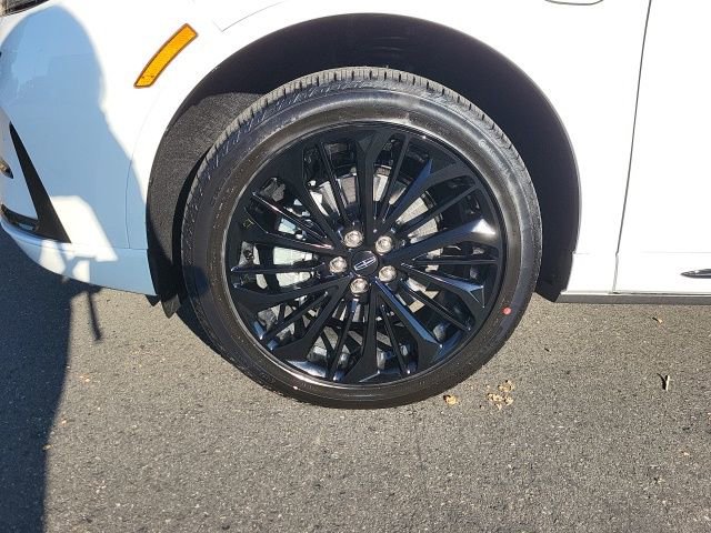 New 2025 Lincoln Corsair Grand Touring w/ Equipment Group 301A image 11