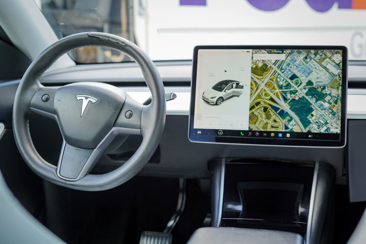 Used 2020 Tesla Model Y Long Range AWD/4WD image 10