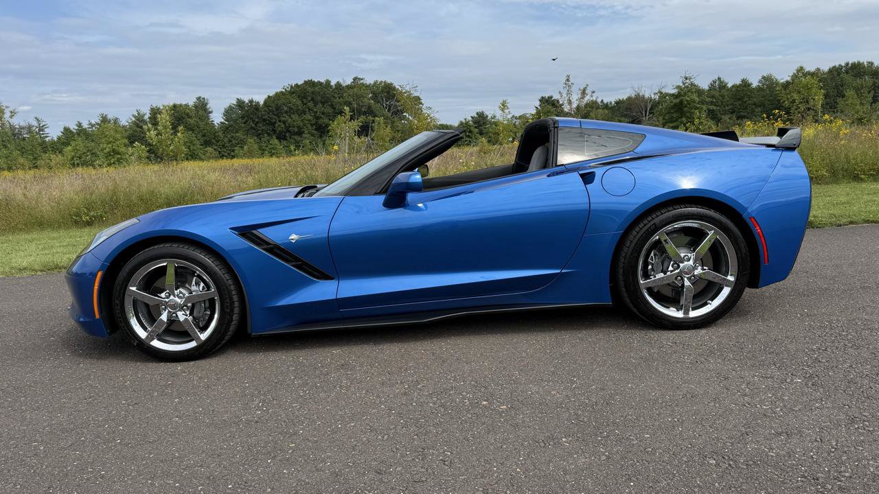 Used 2014 Chevrolet Corvette Stingray Coupe w/ 3LT Preferred Equipment Group RWD image 4