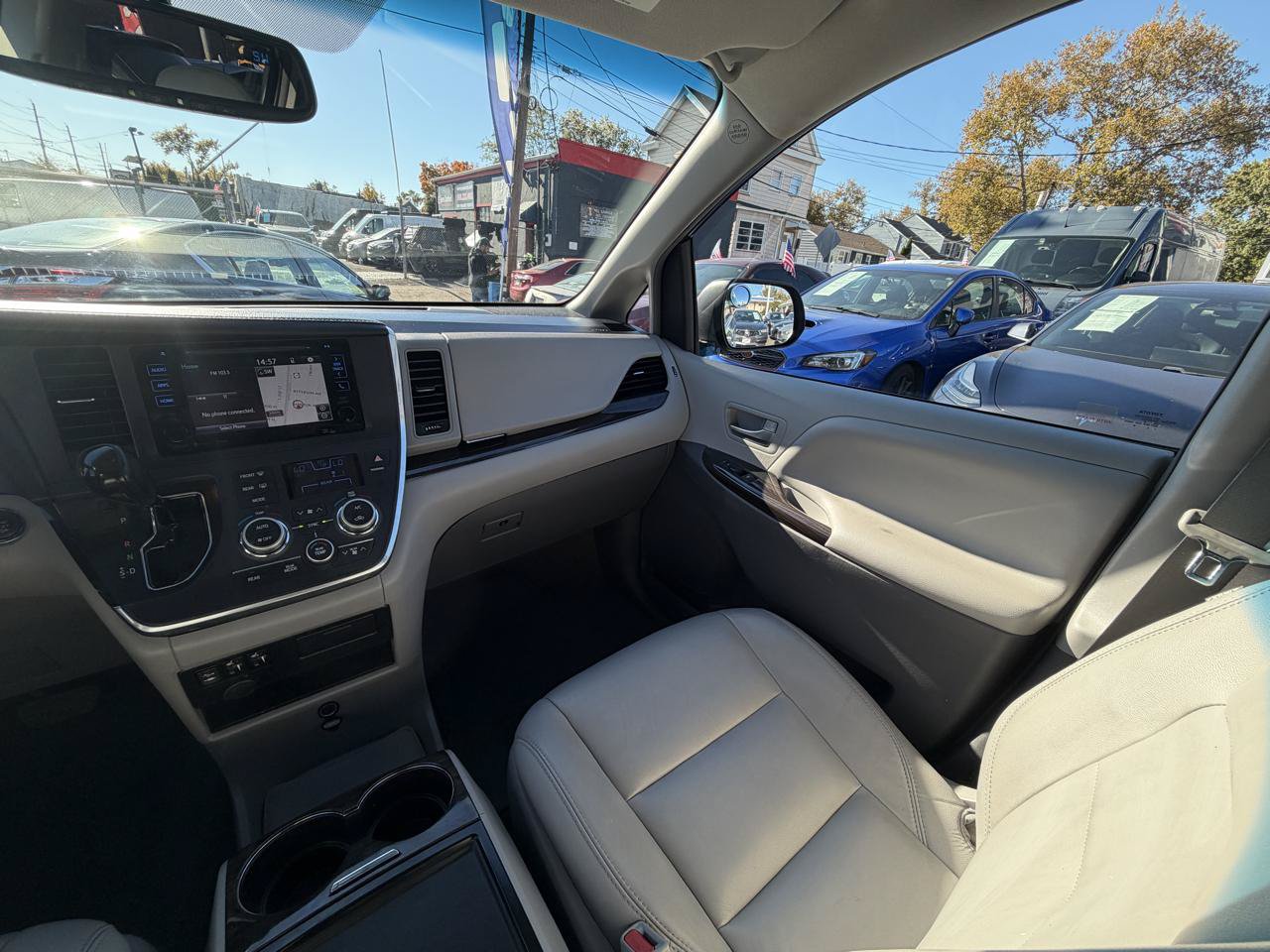 Used 2017 Toyota Sienna XLE w/ XLE Navigation Package FWD image 29
