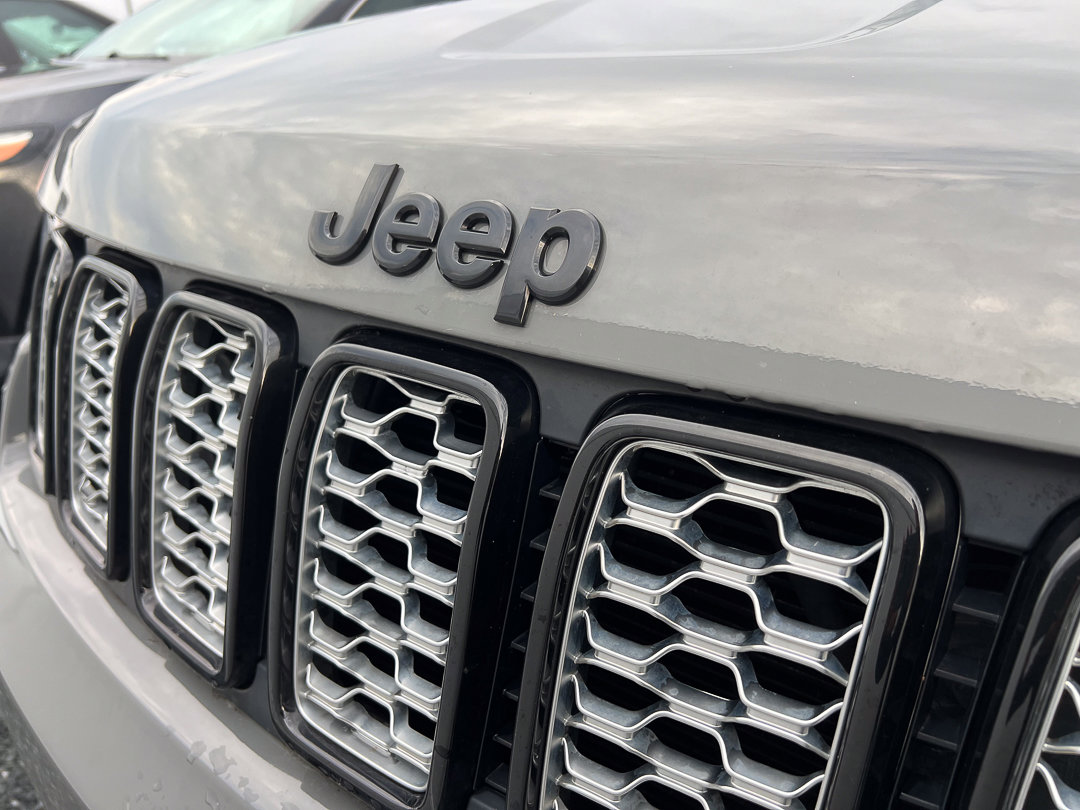 Used 2022 Jeep Grand Cherokee Laredo X image 9