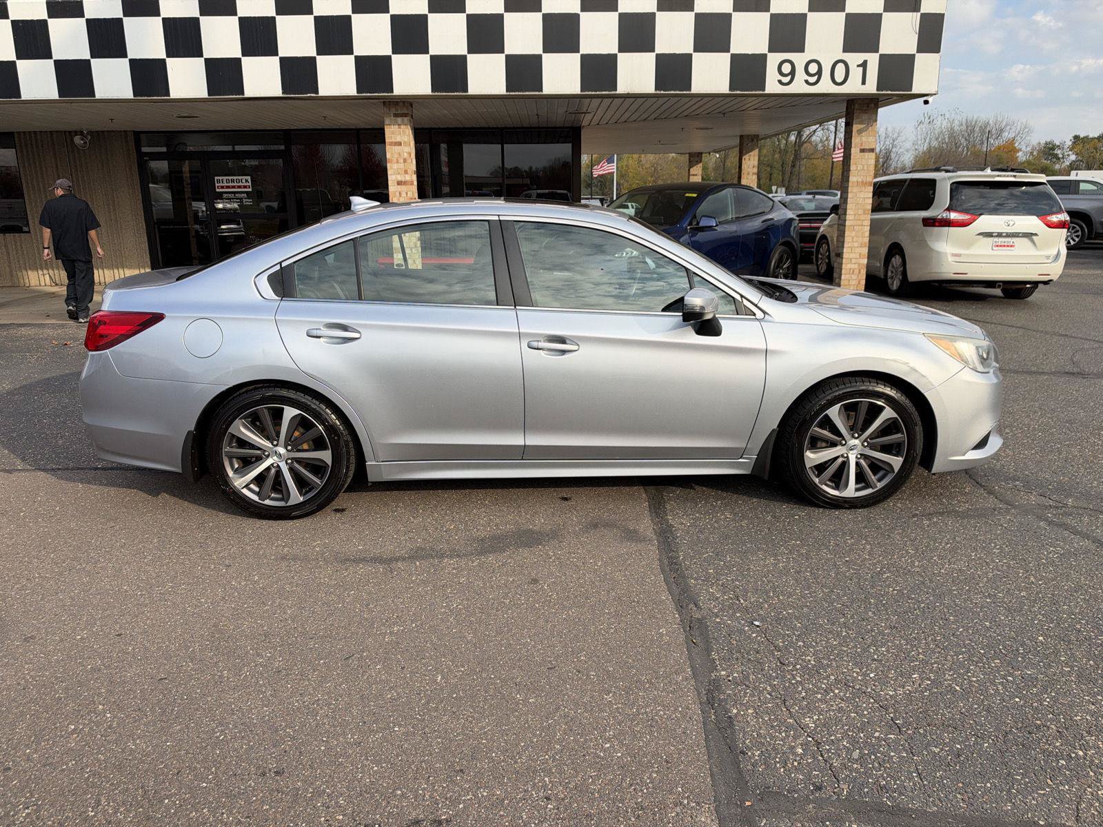 Used 2017 Subaru Legacy 3.6R Limited AWD/4WD image 8