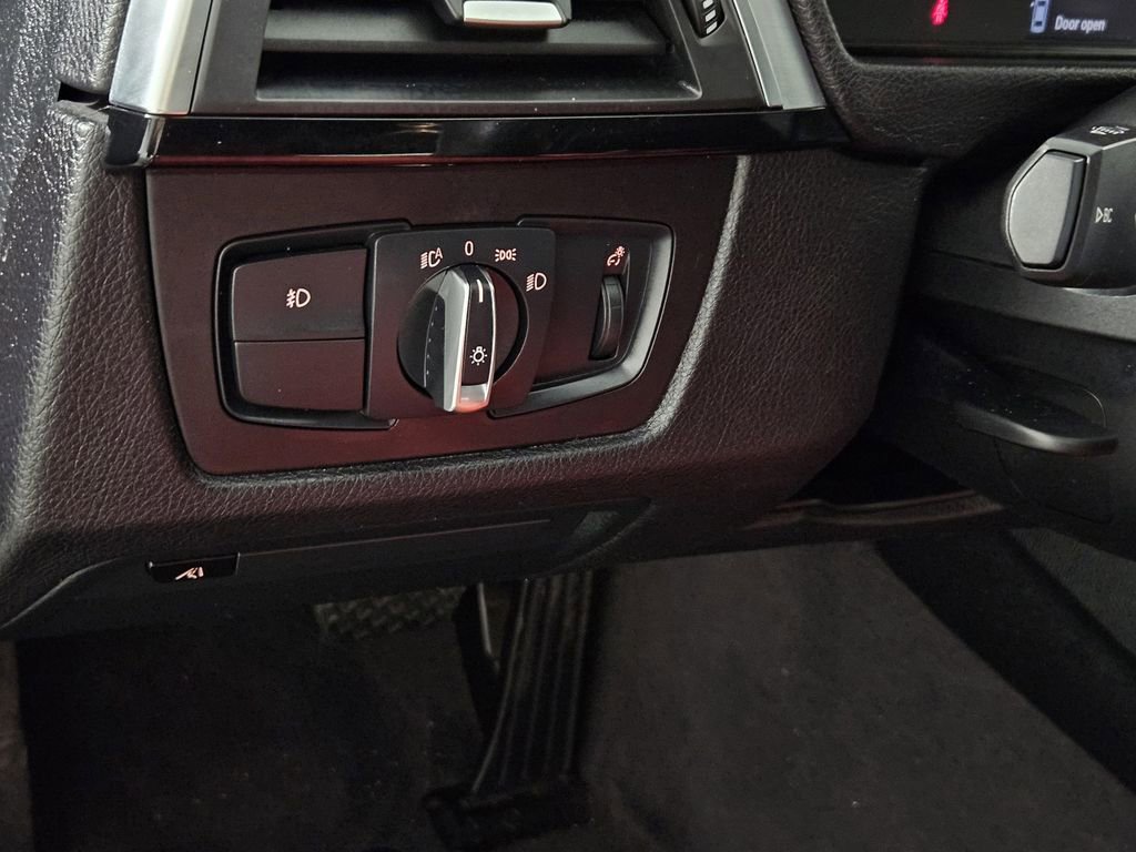Used 2018 BMW 330i Sedan RWD image 23
