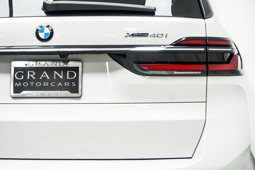 Used 2026 BMW X7 xDrive40i AWD/4WD image 16