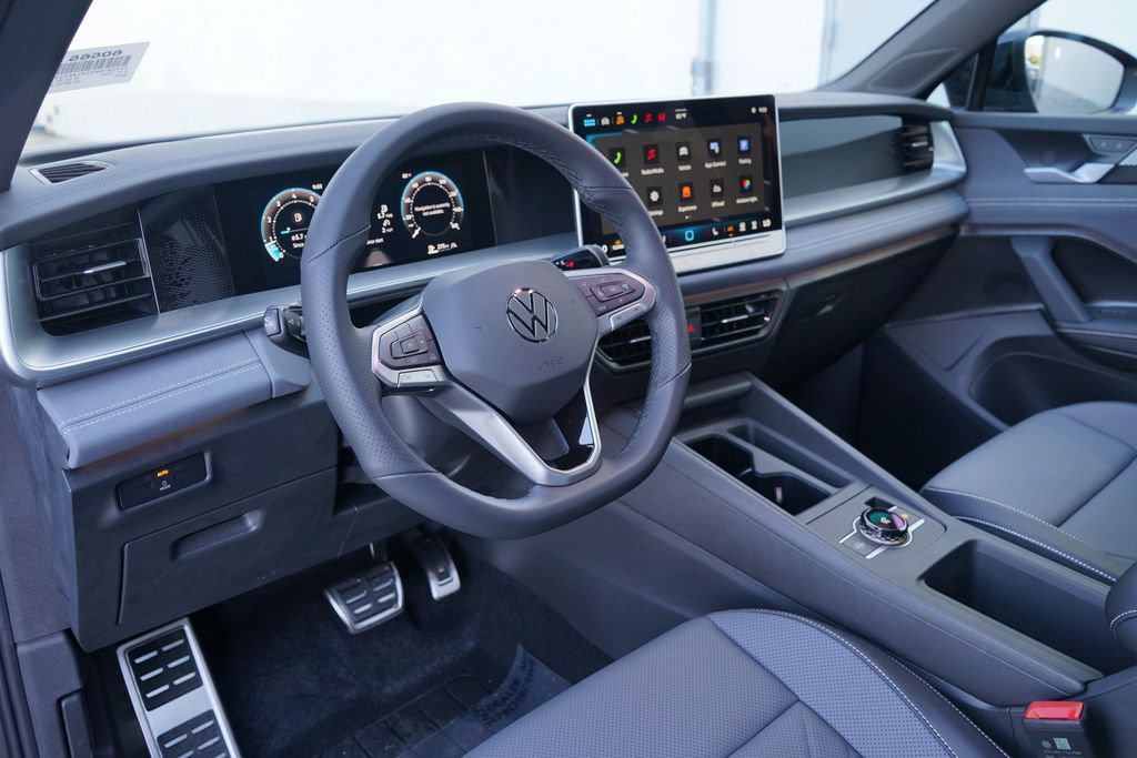 New 2026 Volkswagen Tiguan SE R-Line AWD/4WD image 15