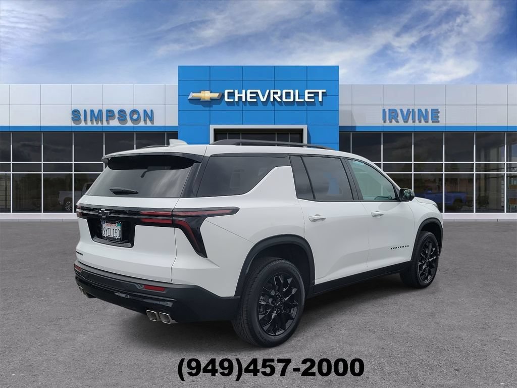 Used 2026 Chevrolet Traverse LT w/ Midnight/Sport Edition FWD image 8