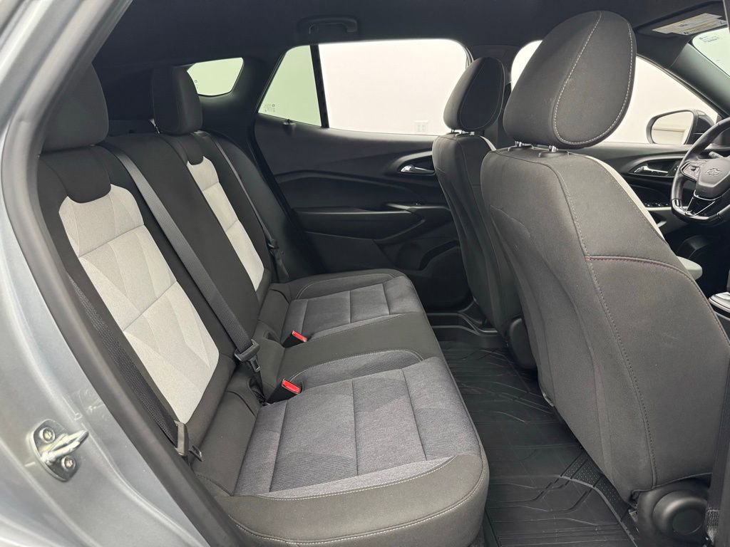 Used 2024 Chevrolet Trax RS image 33