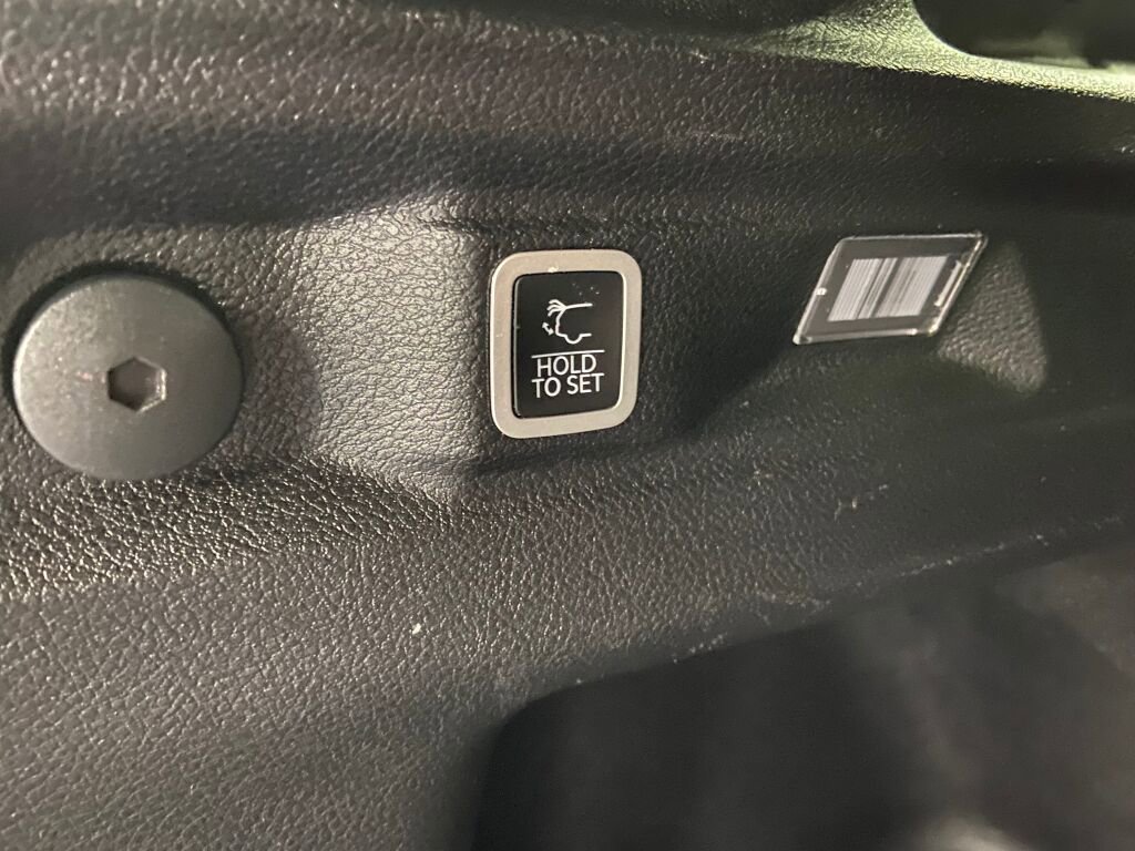 Used 2023 Jeep Grand Cherokee L Laredo image 20