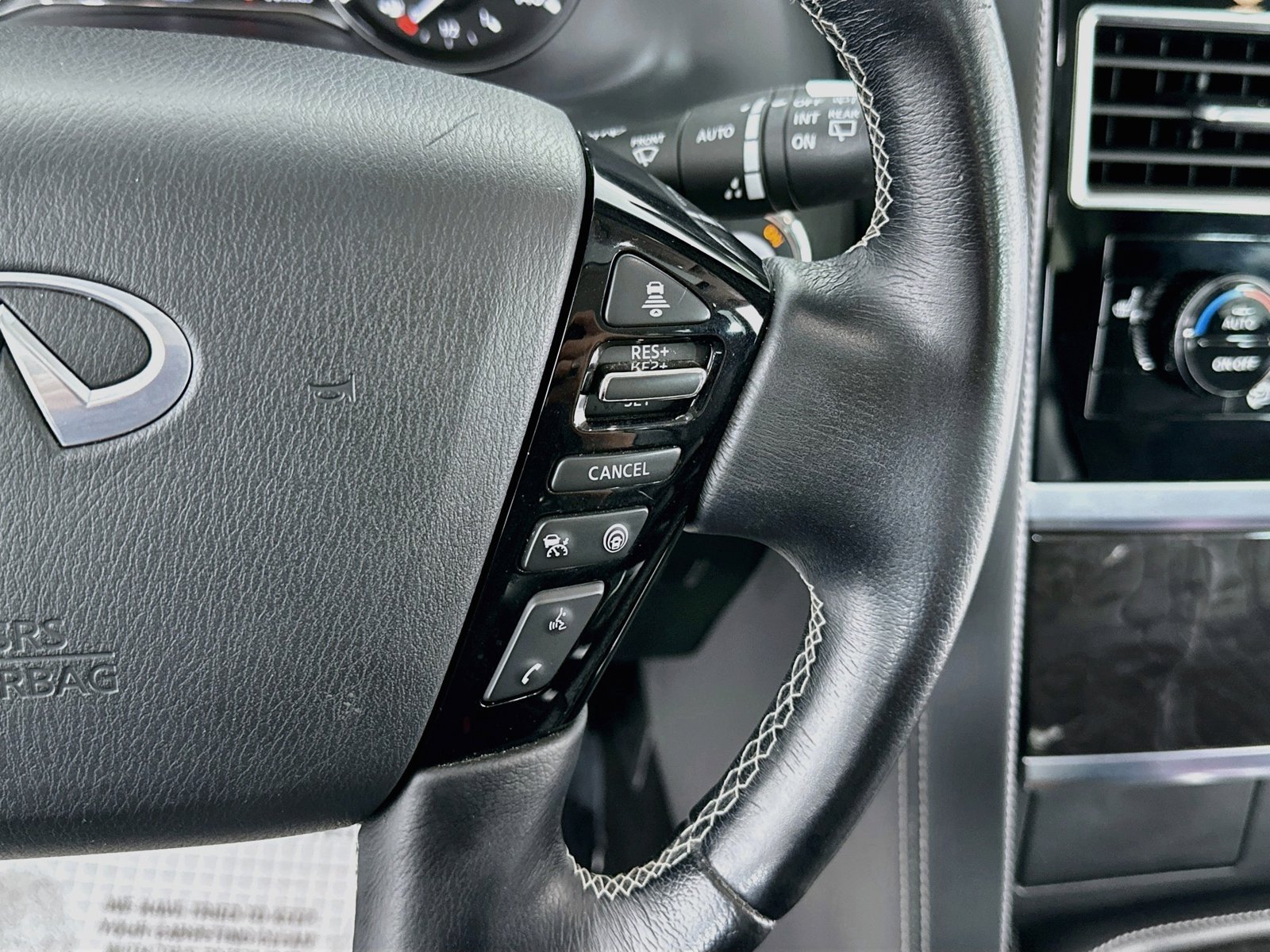 Used 2024 INFINITI QX80 Luxe AWD/4WD image 16