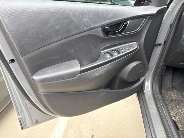 Used 2021 Hyundai Kona Night FWD image 12