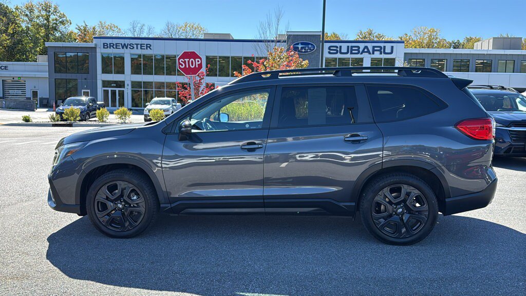 Used 2023 Subaru Ascent Onyx Edition AWD/4WD image 4