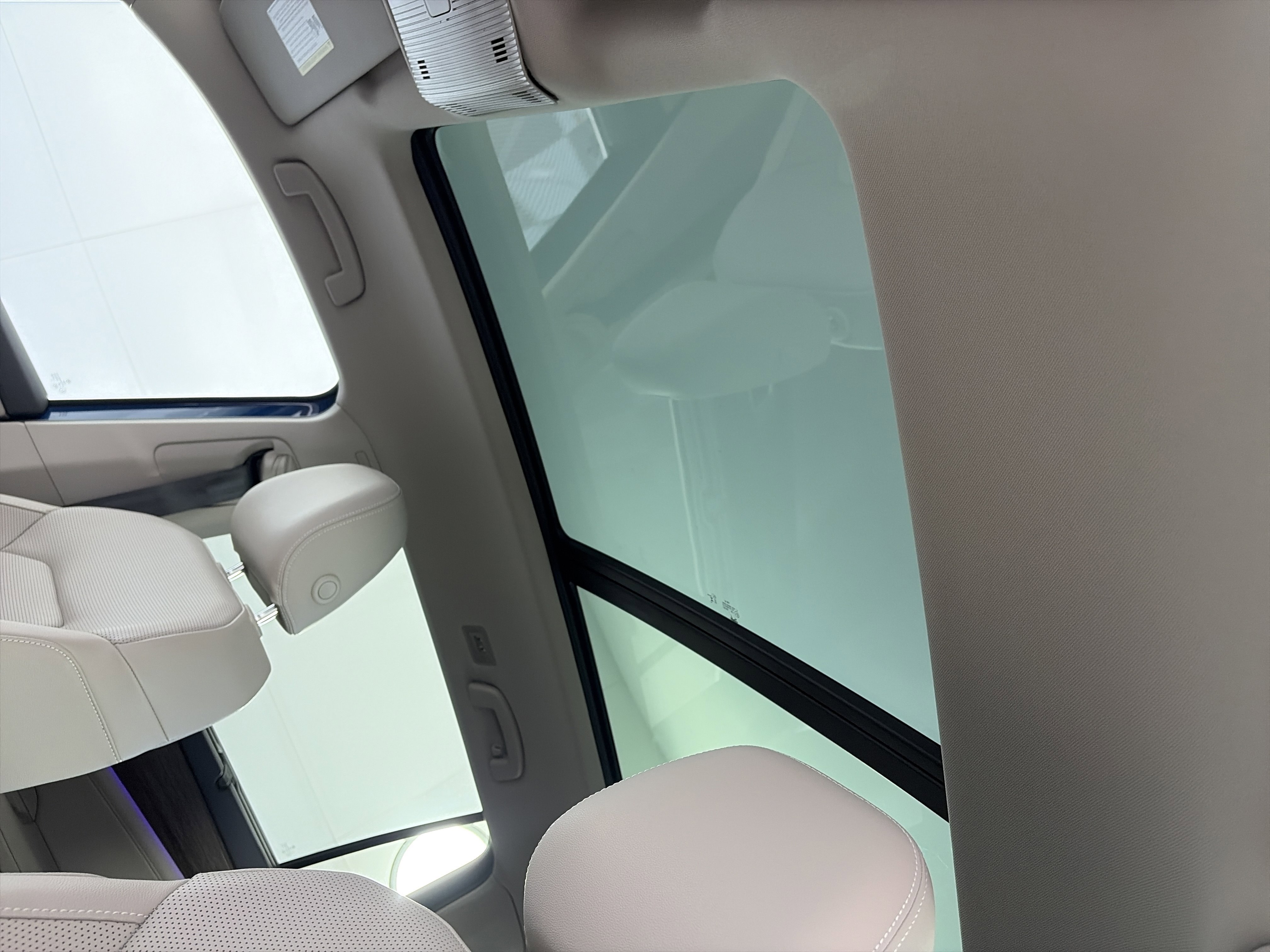 Used 2025 Volkswagen Atlas SEL image 21