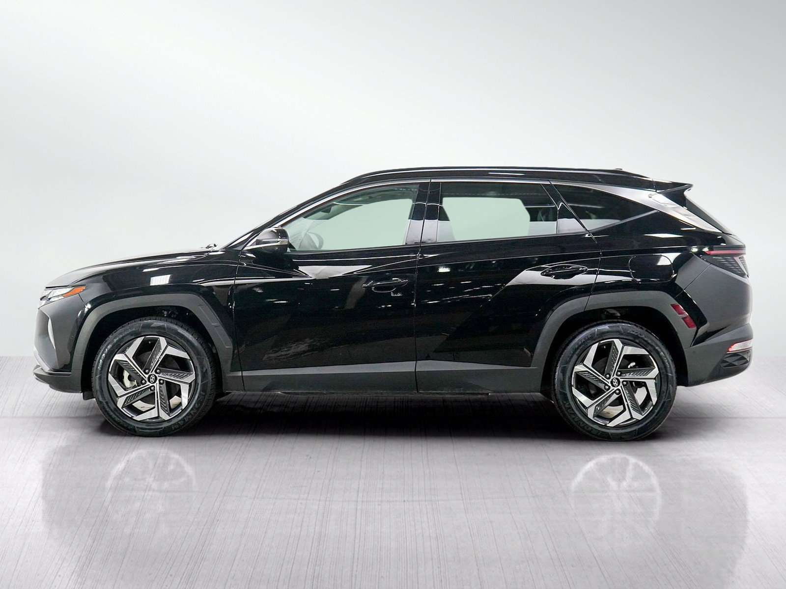 Used 2024 Hyundai Tucson Limited AWD/4WD image 2