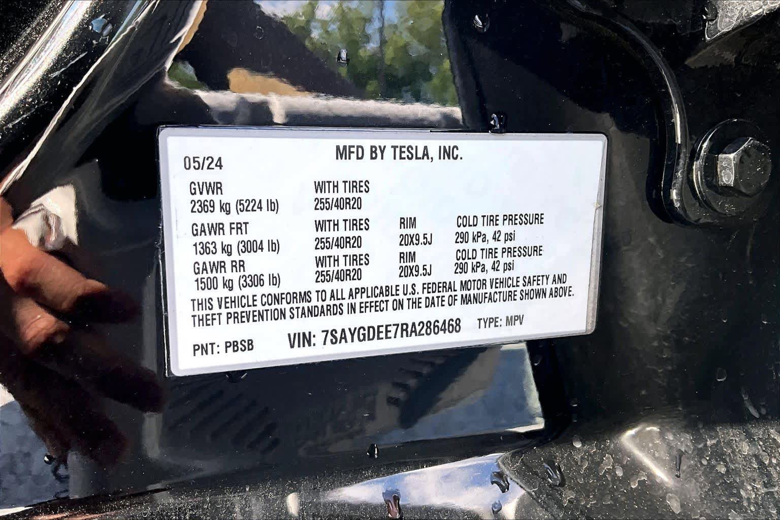 Used 2024 Tesla Model Y Long Range AWD/4WD image 29