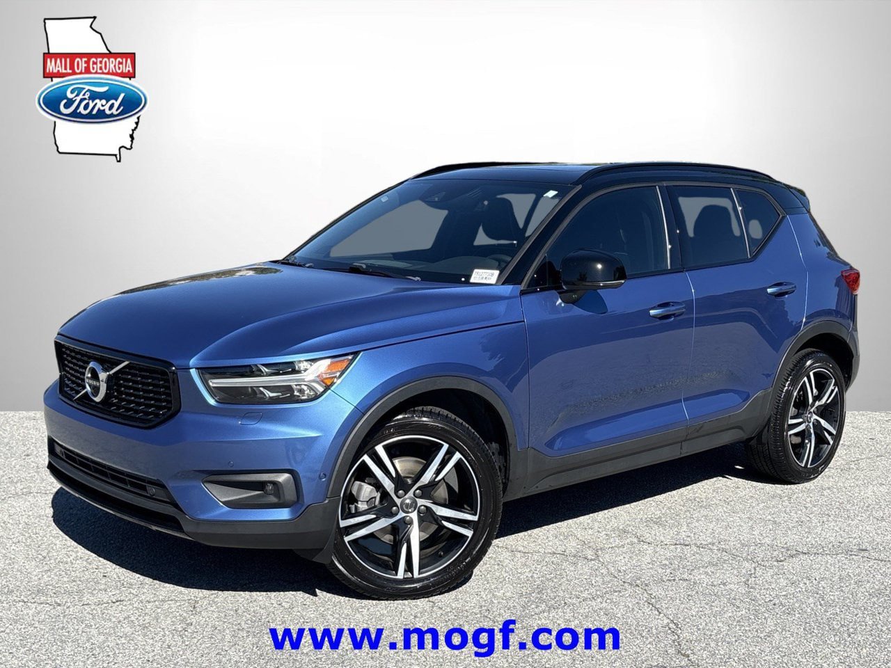 Used 2021 Volvo XC40 T4 R-Design w/ Advanced Package