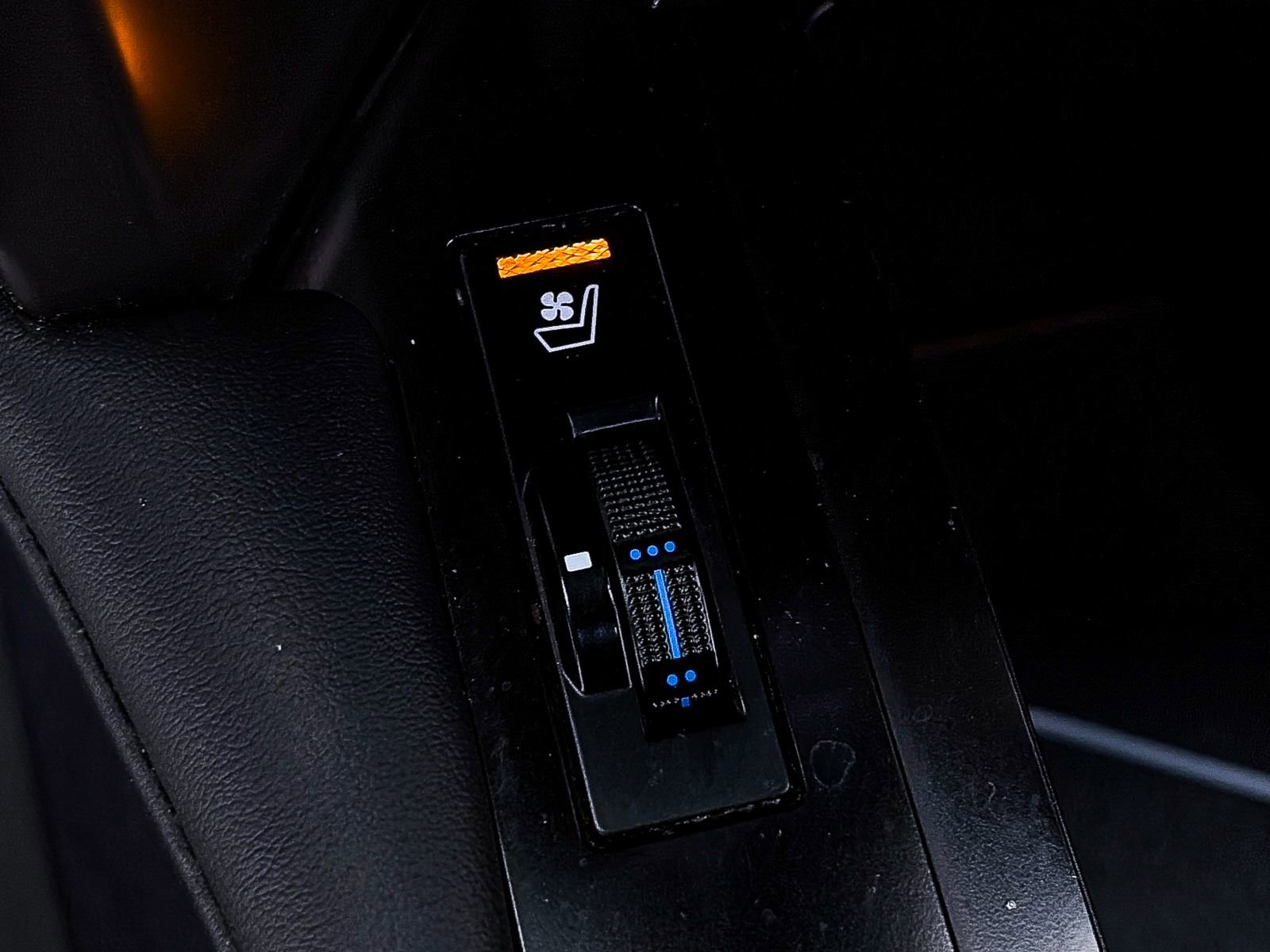 Used 2021 Lexus GX 460 Premium w/ Premium Package image 28