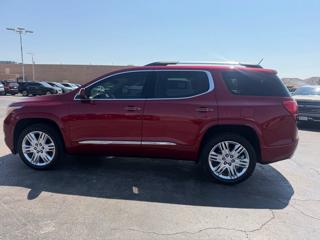 Used 2019 GMC Acadia Denali w/ Technology Package FWD image 11
