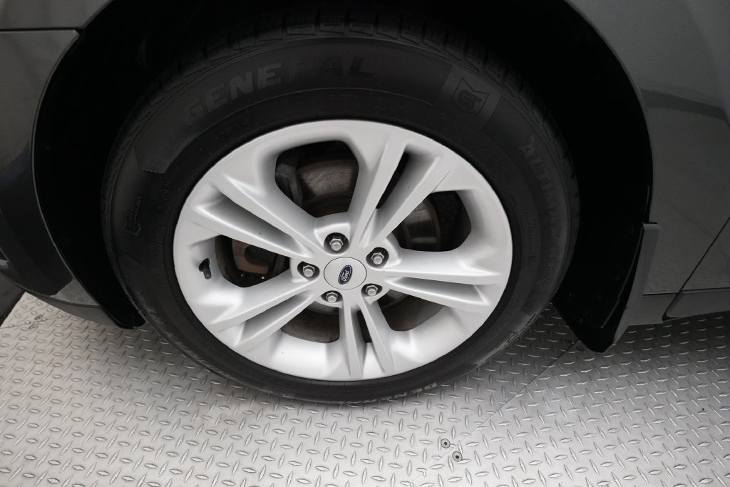 Used 2018 Ford Taurus SEL FWD image 28