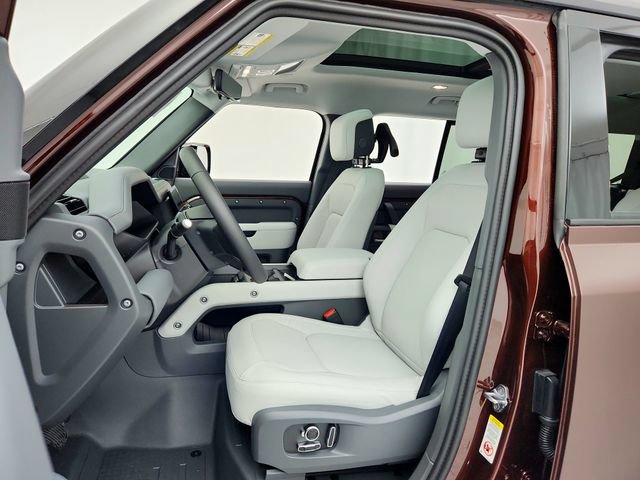 New 2026 Land Rover Defender 130 X-Dynamic SE AWD/4WD image 17