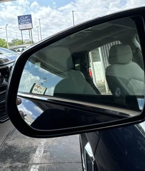 Used 2015 Cadillac SRX Luxury w/ Driver Awareness Package FWD image 9