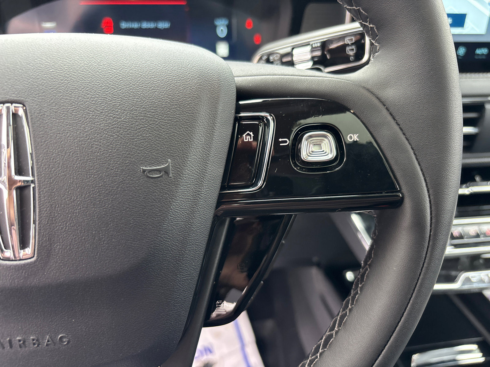 New 2026 Lincoln Corsair Premiere AWD/4WD image 18
