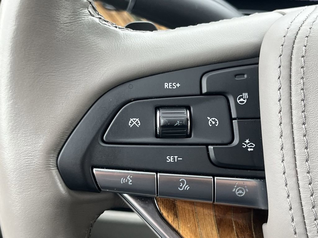 Used 2022 Cadillac Escalade ESV Premium Luxury Platinum w/ Heavy-Duty Trailer Package image 42