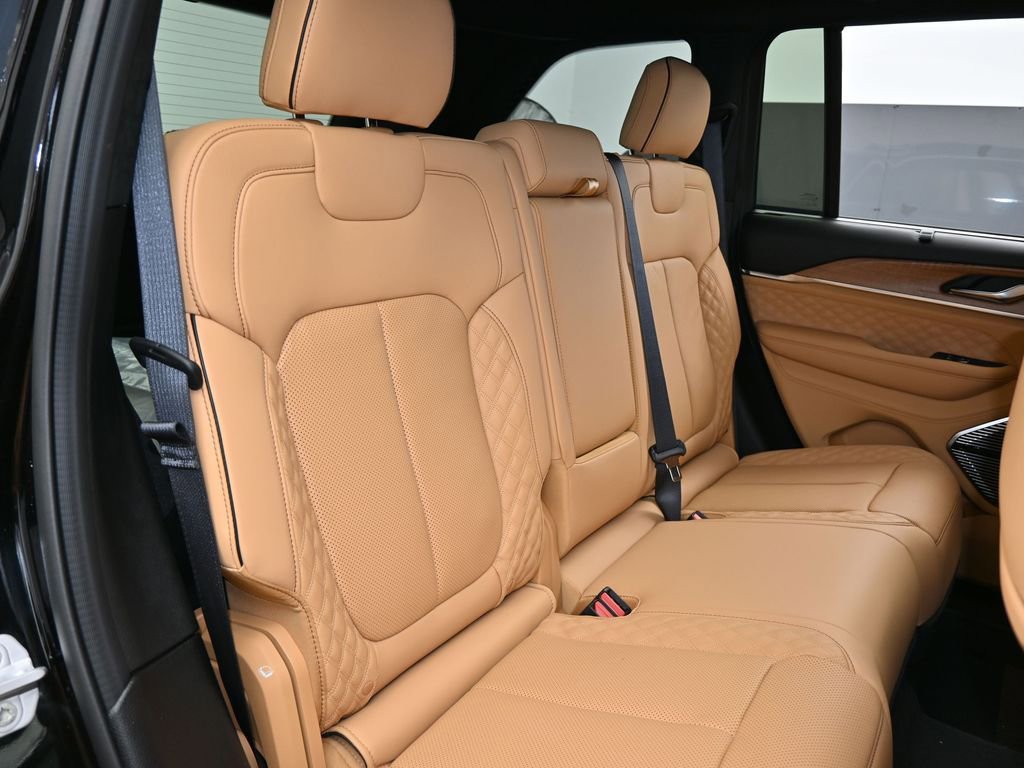 New 2025 Jeep Grand Cherokee Summit image 41