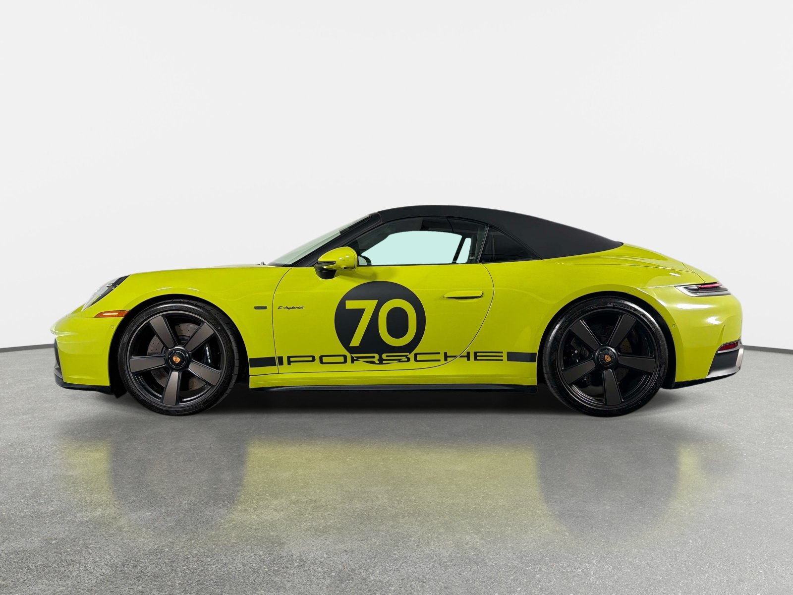 Used 2026 Porsche 911 GTS RWD image 6