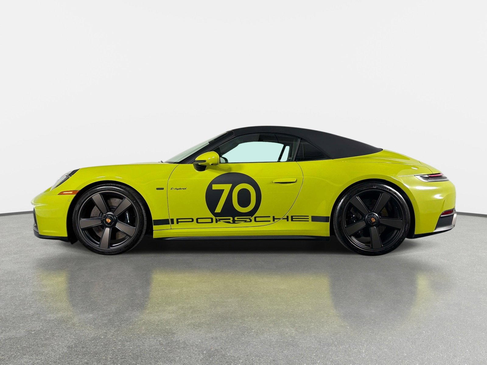 Used 2026 Porsche 911 GTS RWD image 6