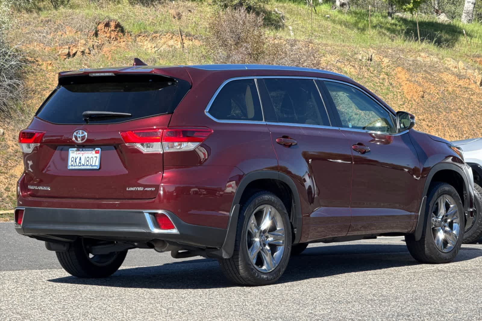Used 2019 Toyota Highlander Limited Platinum AWD/4WD image 3