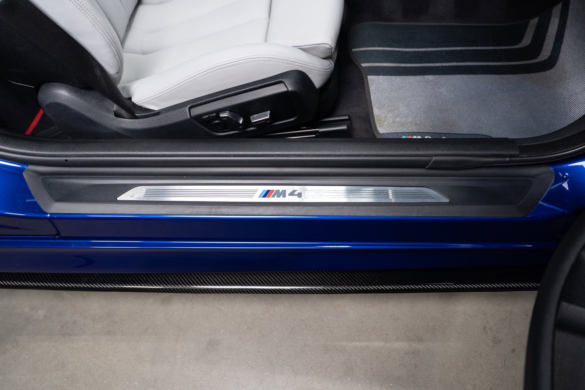 Used 2020 BMW M4 Convertible w/ Executive Package image 68