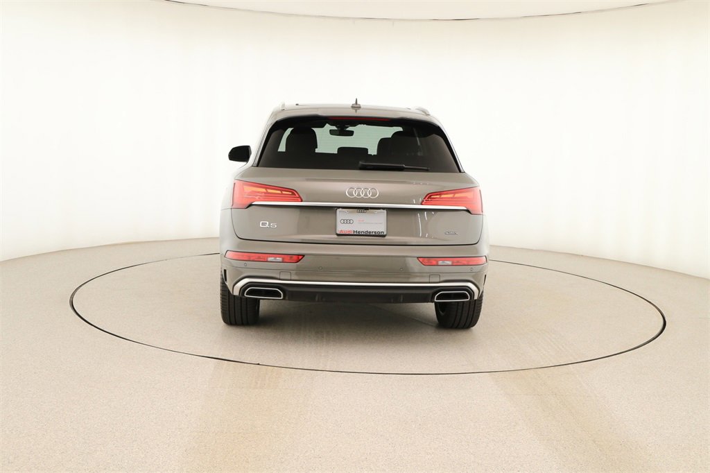 Used 2024 Audi Q5 e Premium w/ Convenience Package image 5